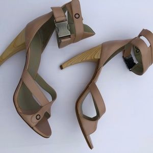 New Omelle Wood Heel Sandals